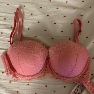 VS pink bra